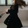 Élégance rétro et douceur ultime : la robe chemise velours qu'il vous faut !