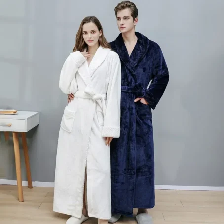 Enveloppez-vous dans un cocon de douceur avec ce peignoir velours luxueux
