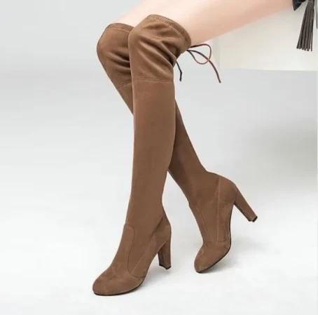 Osez l'allure chic et audacieuse avec ces cuissardes velours ultra tendance