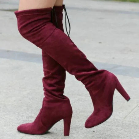 Osez l'allure chic et audacieuse avec ces cuissardes velours ultra tendance